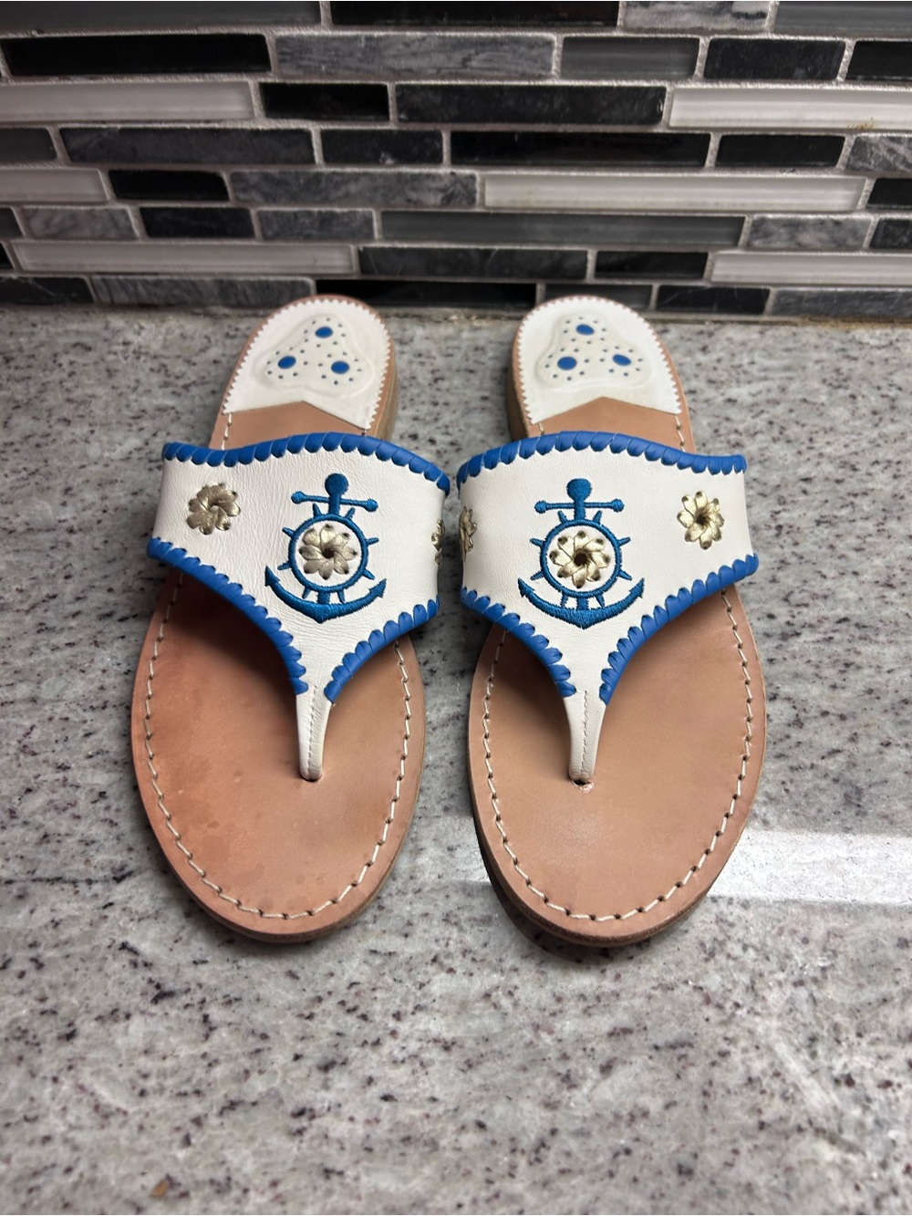 Jack Rogers Women’s White & Blue Nautical Thong Sandals size 9 - Picture 2 of 6